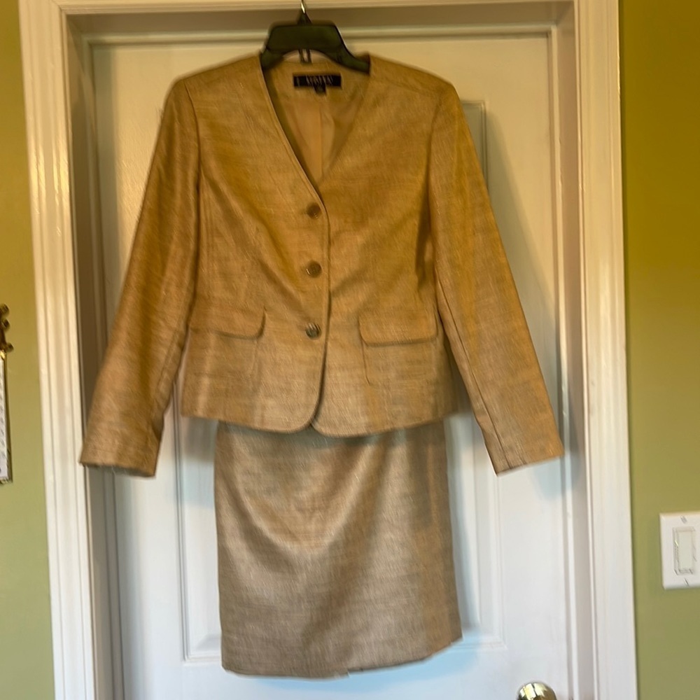Kasper Women’s Suit Jacket and Skirt Size 10P